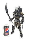 Predator 40cm BERSERKER  Standing 3 Weapons choice